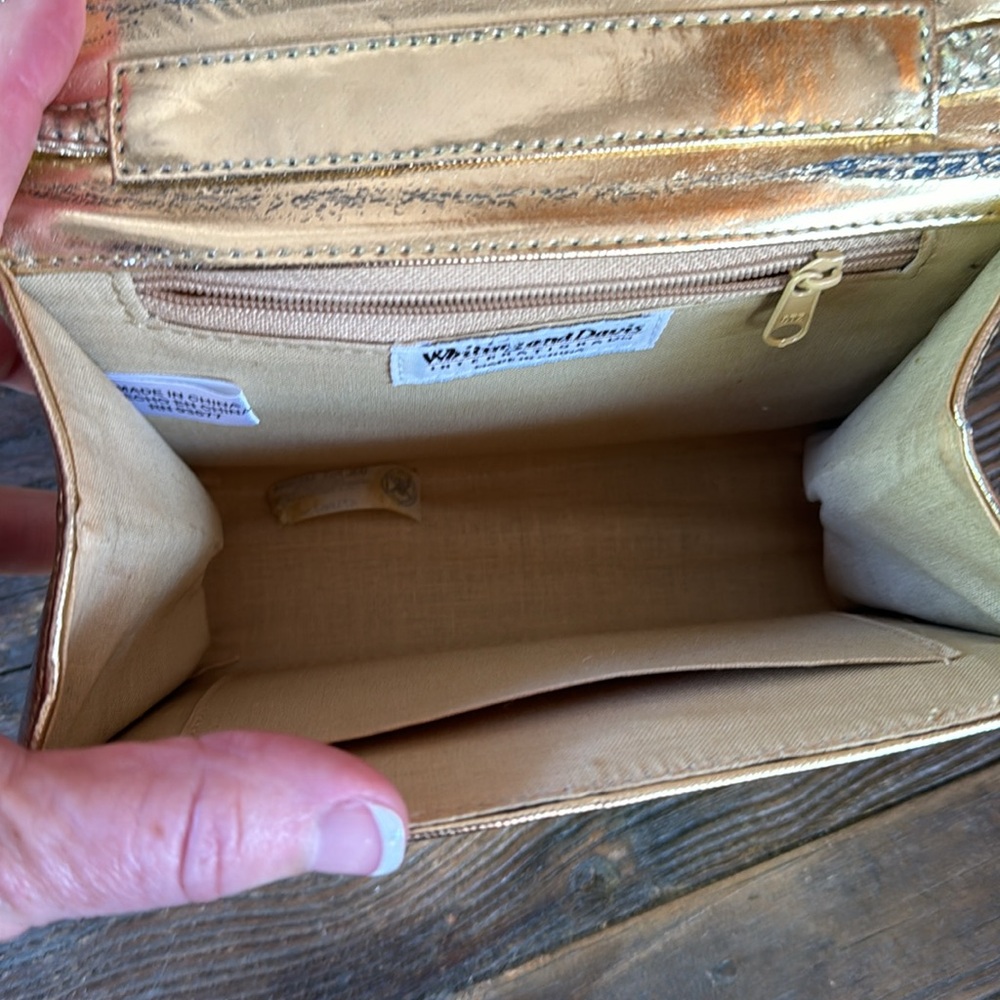 Vintage (80’s) Whitings & Davis liquid gold, leather metallic Crossbody. GVC‎ - Picture 10 of 12